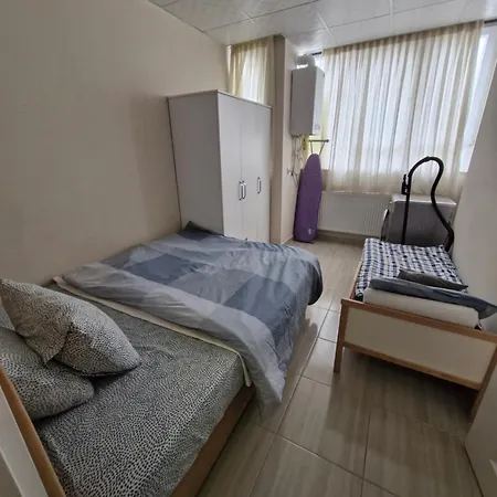 Apart1 Apartment *