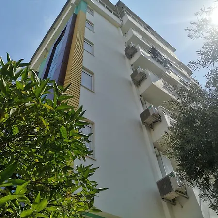 Apart1 Apartment *